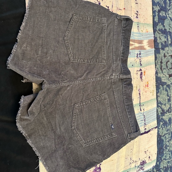 Bundle 2 Pairs Gap Ladies Cord Shorts - Picture 9 of 12